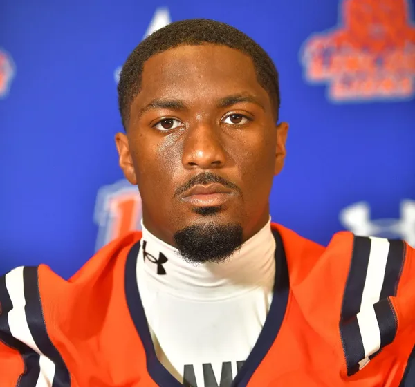 Nazsir Oglesby